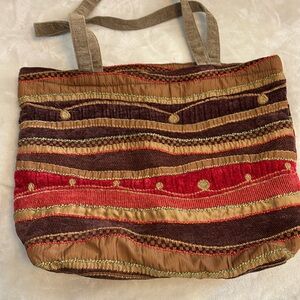 ERDA BRAND BOHO STYLE TOTE BAG
MULTI FABRIC TOTE MULTI COLORS TOO
BROWN RED GOLD